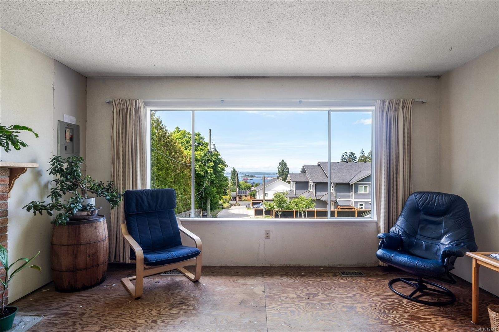 1512 Adelaide St, Crofton, BC