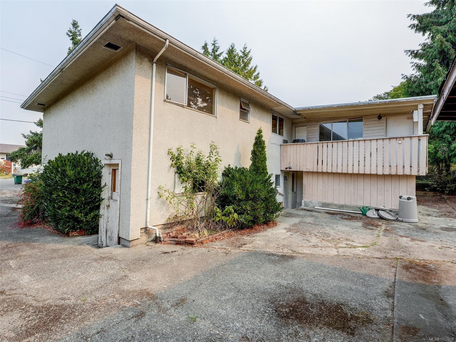 723 Genevieve Rd, Saanich, BC