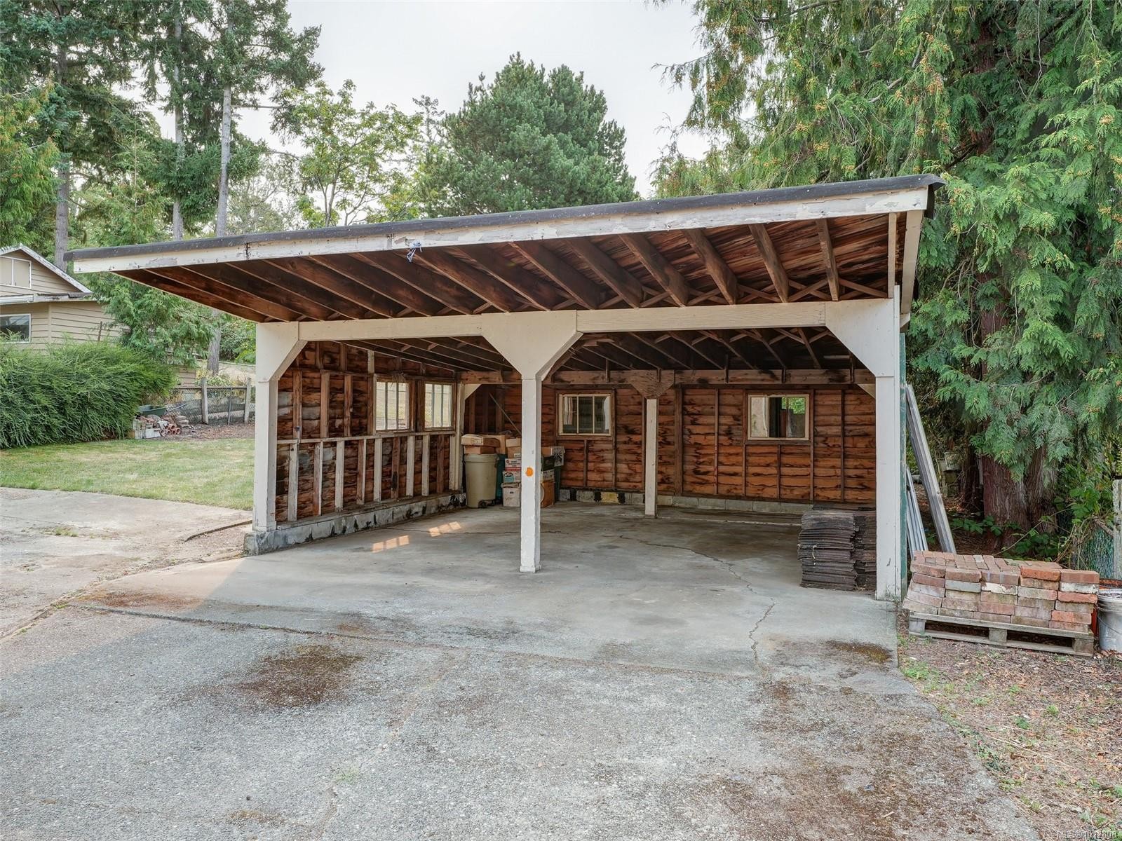 723 Genevieve Rd, Saanich, BC