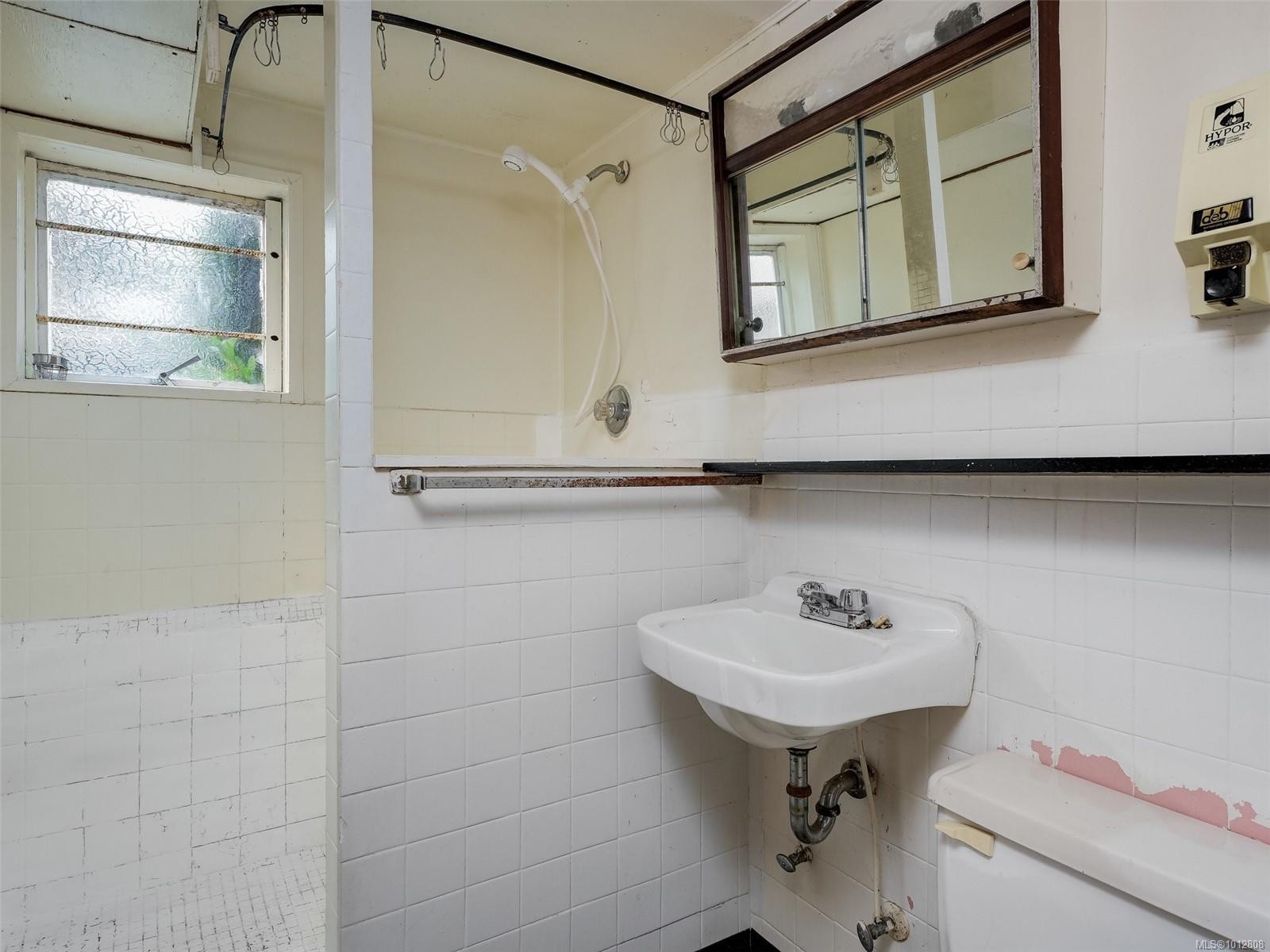 723 Genevieve Rd, Saanich, BC