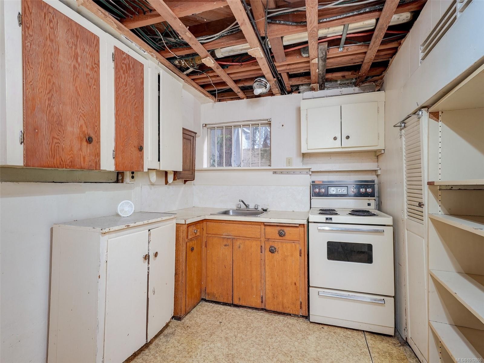 723 Genevieve Rd, Saanich, BC