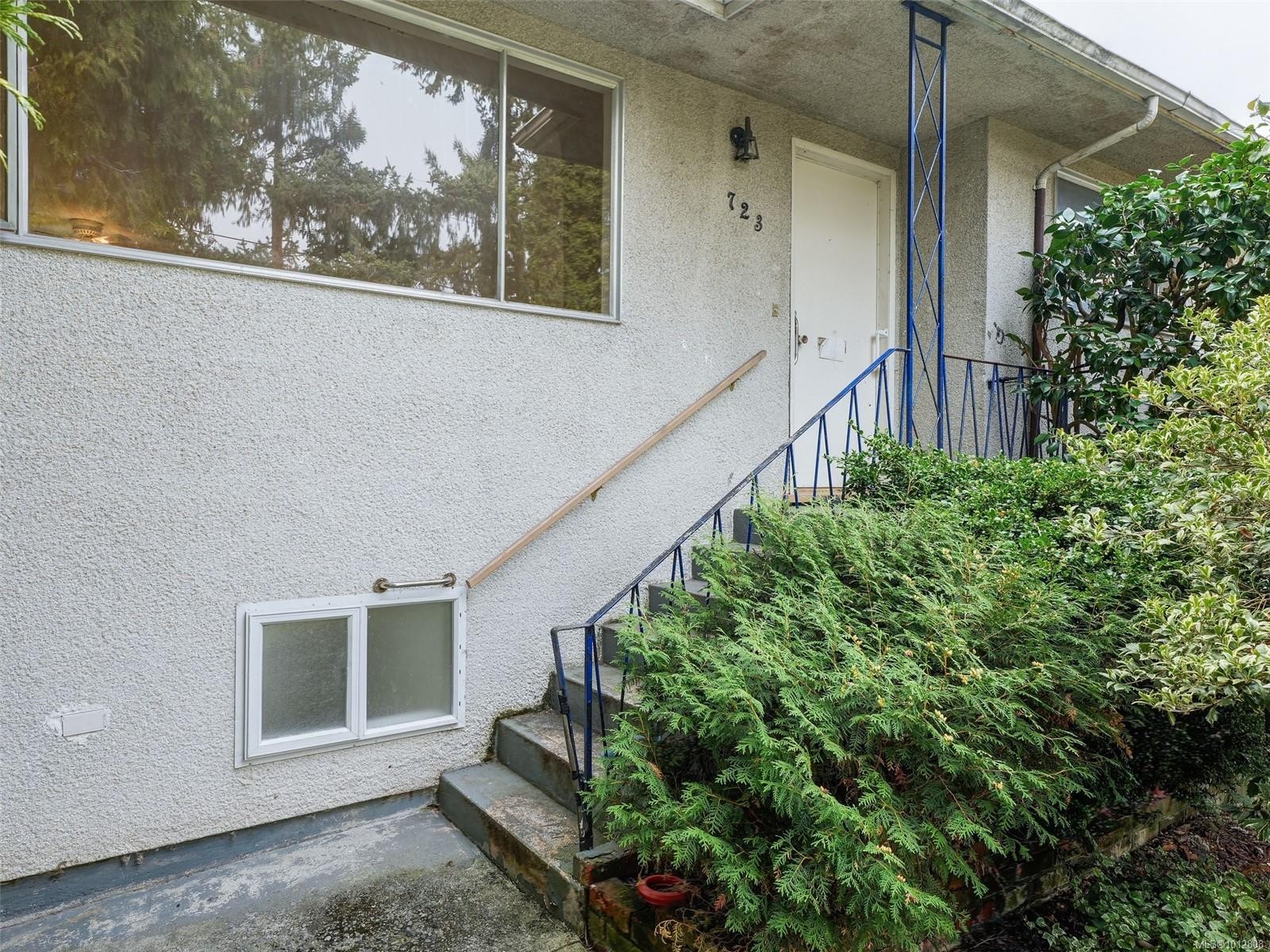723 Genevieve Rd, Saanich, BC