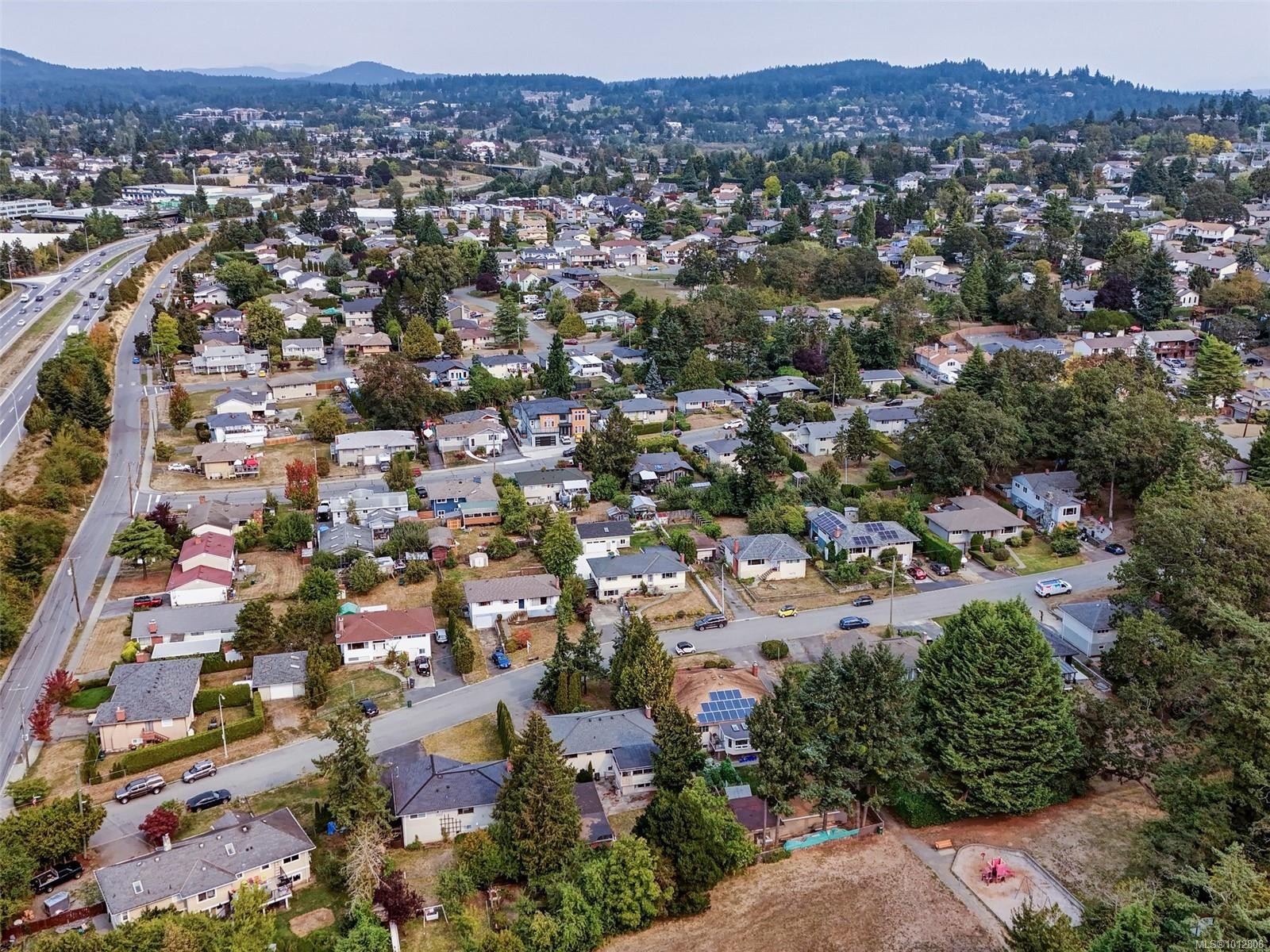 723 Genevieve Rd, Saanich, BC