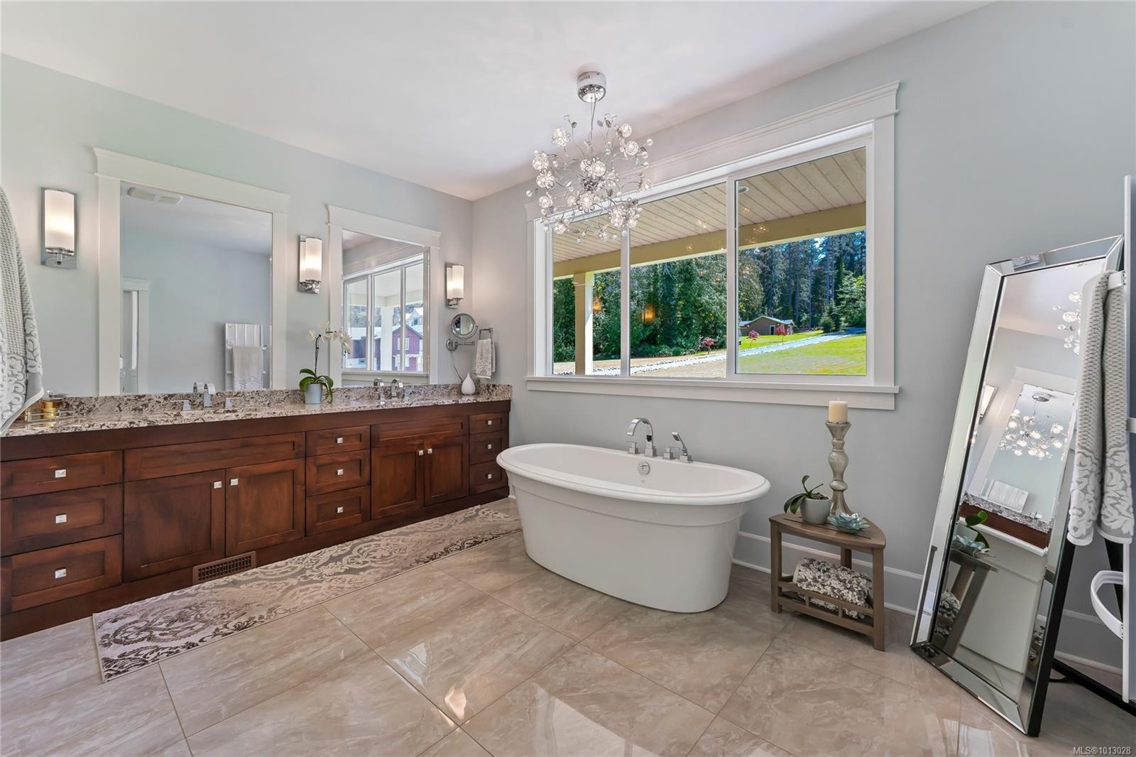 1179 Barnes Rd, Crofton, BC