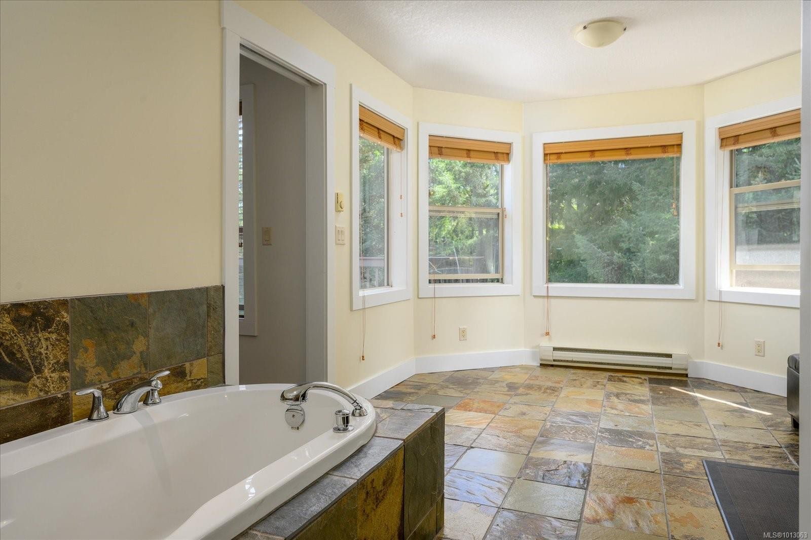 213 Shiloh Dr, Nanaimo, BC