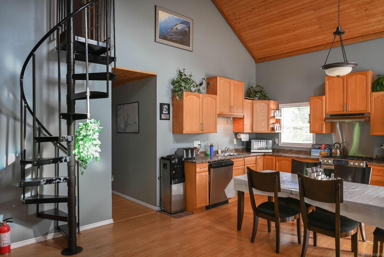 00 Tlupana Inlet, Gold River, BC