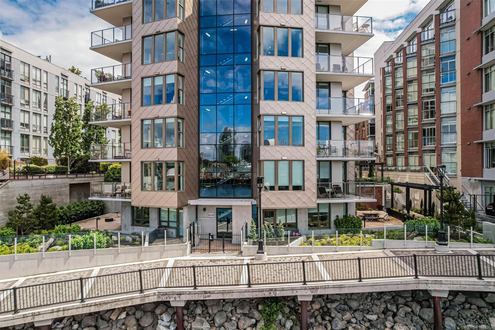 715-1628 Store St, Victoria, BC - Outdoor With Balcony With Facade