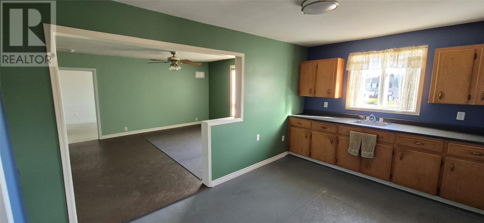 458 Main Street, Summerside, NL - Indoor Photo Showing Other Room