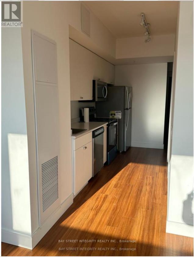 Unit 811 - 1 Wellington St. Street, Brantford, ON - Indoor Photo Showing Kitchen