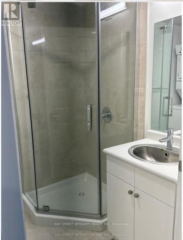 Unit 811 - 1 Wellington St. Street, Brantford, ON - Indoor Photo Showing Bathroom