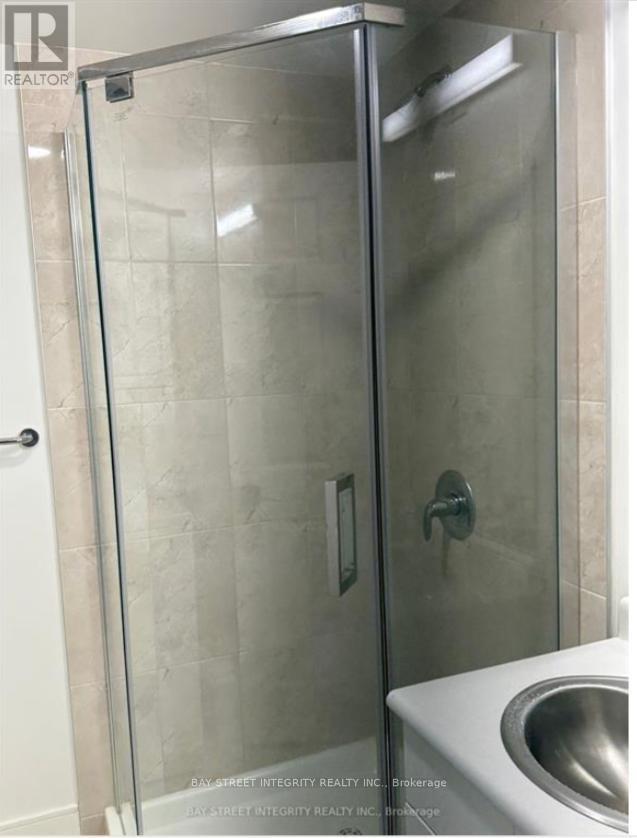 Unit 811 - 1 Wellington St. Street, Brantford, ON - Indoor Photo Showing Bathroom