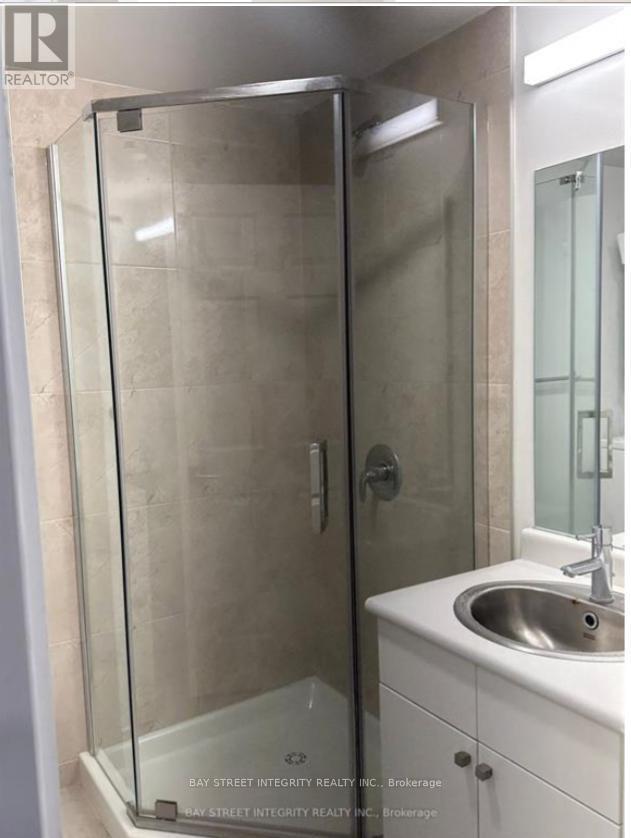 Unit 811 - 1 Wellington St. Street, Brantford, ON - Indoor Photo Showing Bathroom