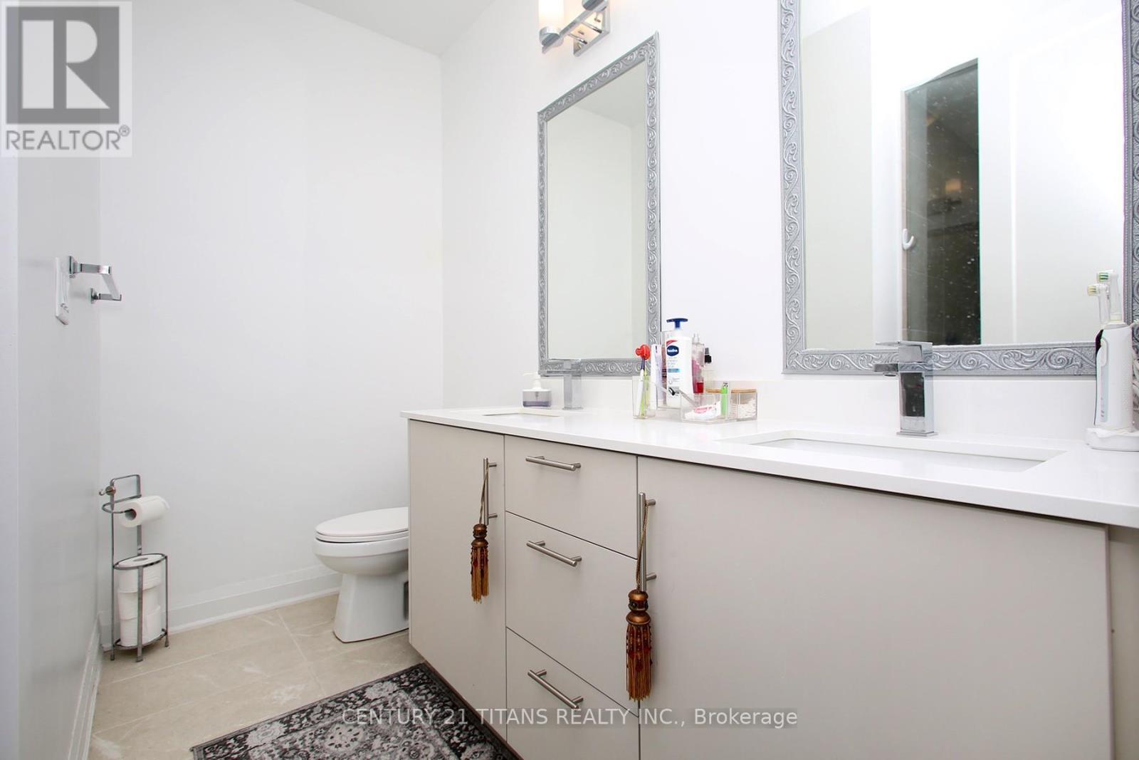 18 Vern Robertson Gate, Uxbridge, ON - Indoor Photo Showing Bathroom