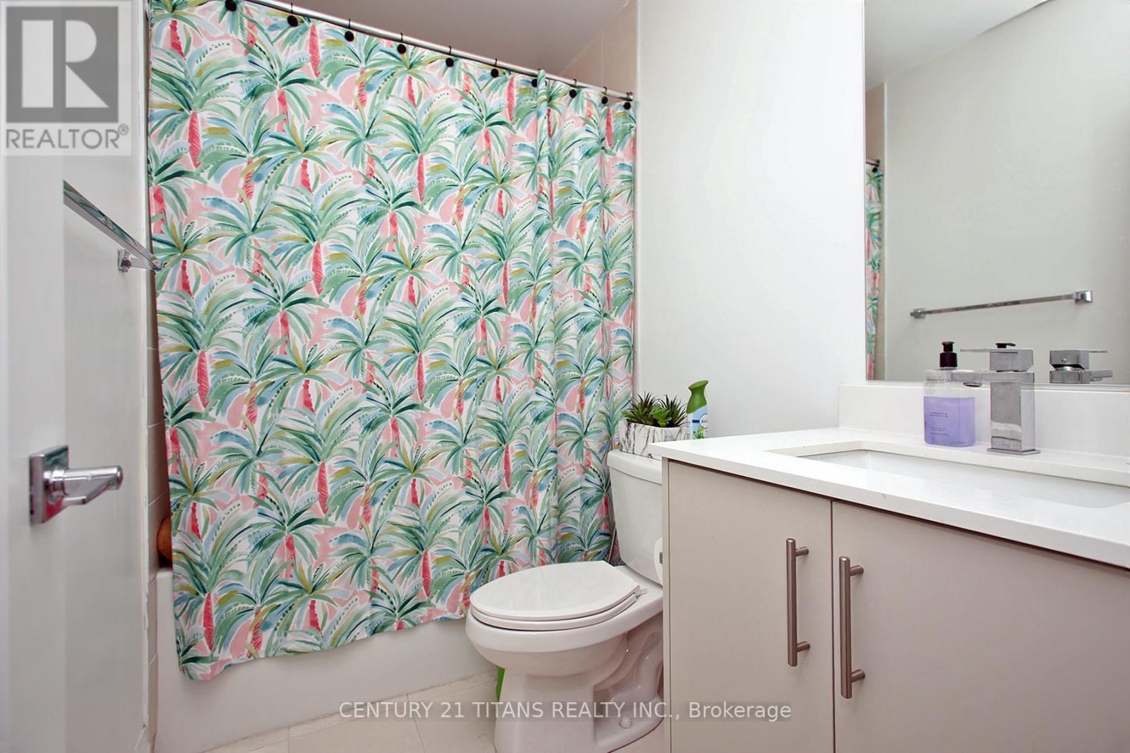 18 Vern Robertson Gate, Uxbridge, ON - Indoor Photo Showing Bathroom