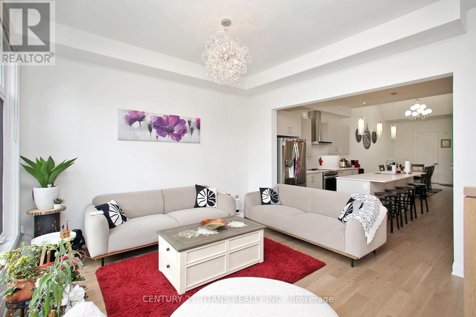 18 Vern Robertson Gate, Uxbridge, ON - Indoor Photo Showing Living Room