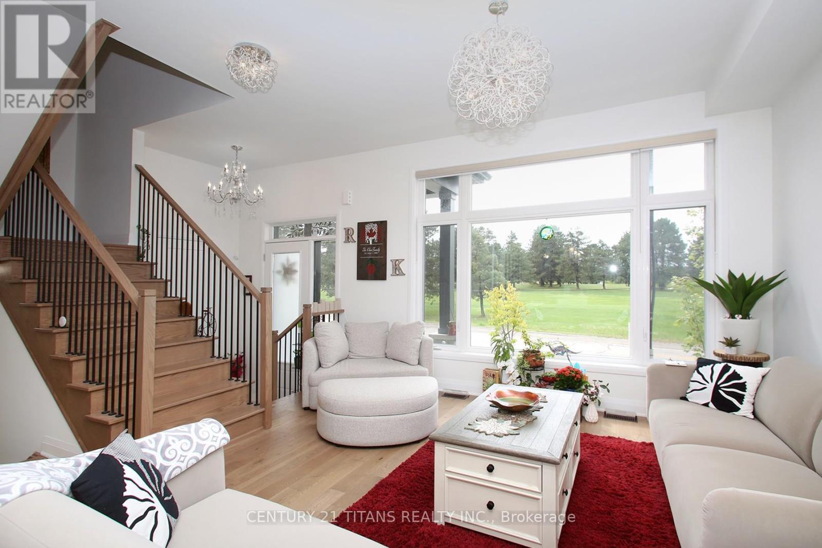 18 Vern Robertson Gate, Uxbridge, ON - Indoor Photo Showing Living Room