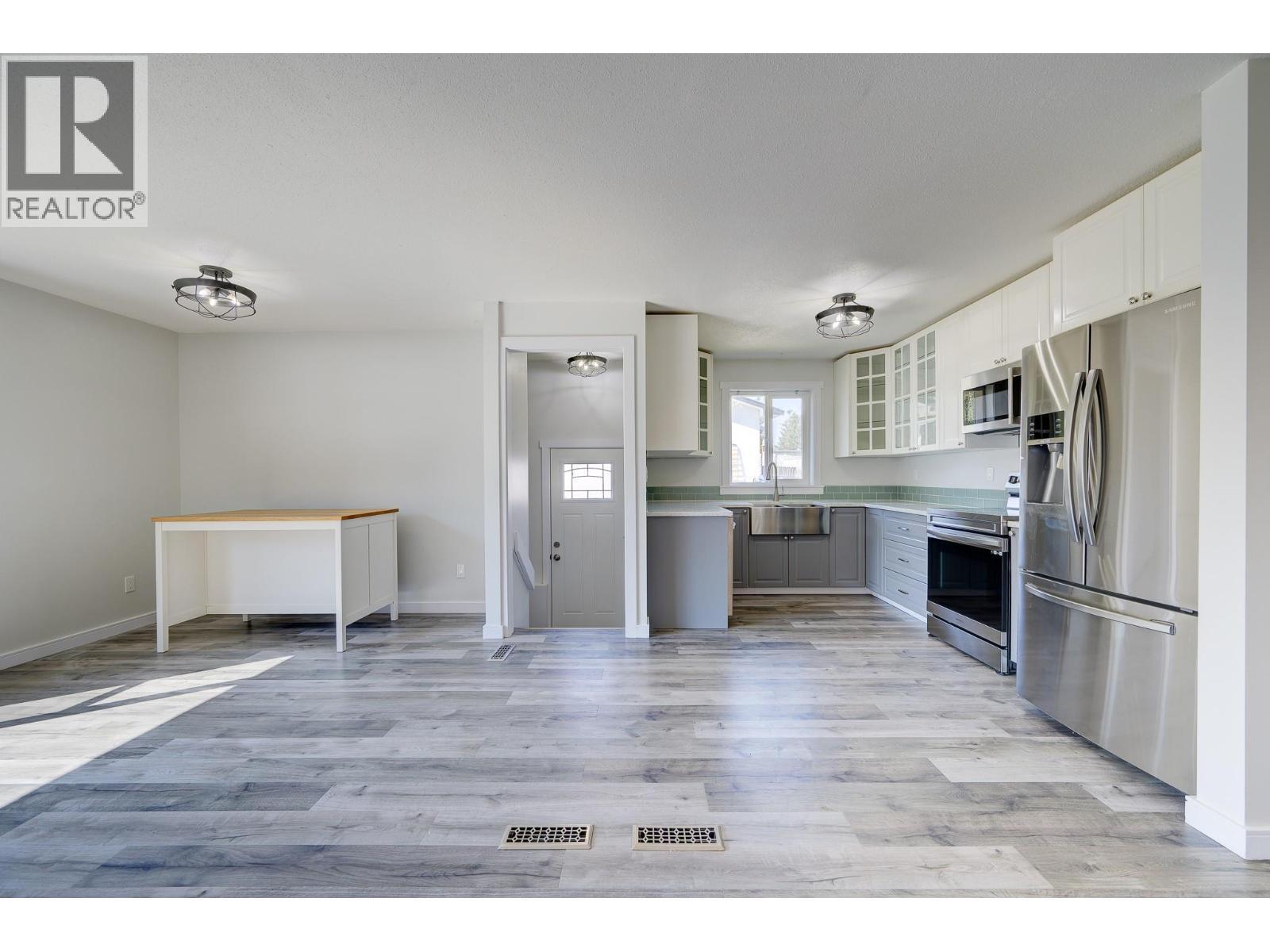 397 Basalt Drive, Logan Lake, BC - Indoor Photo Showing Other Room