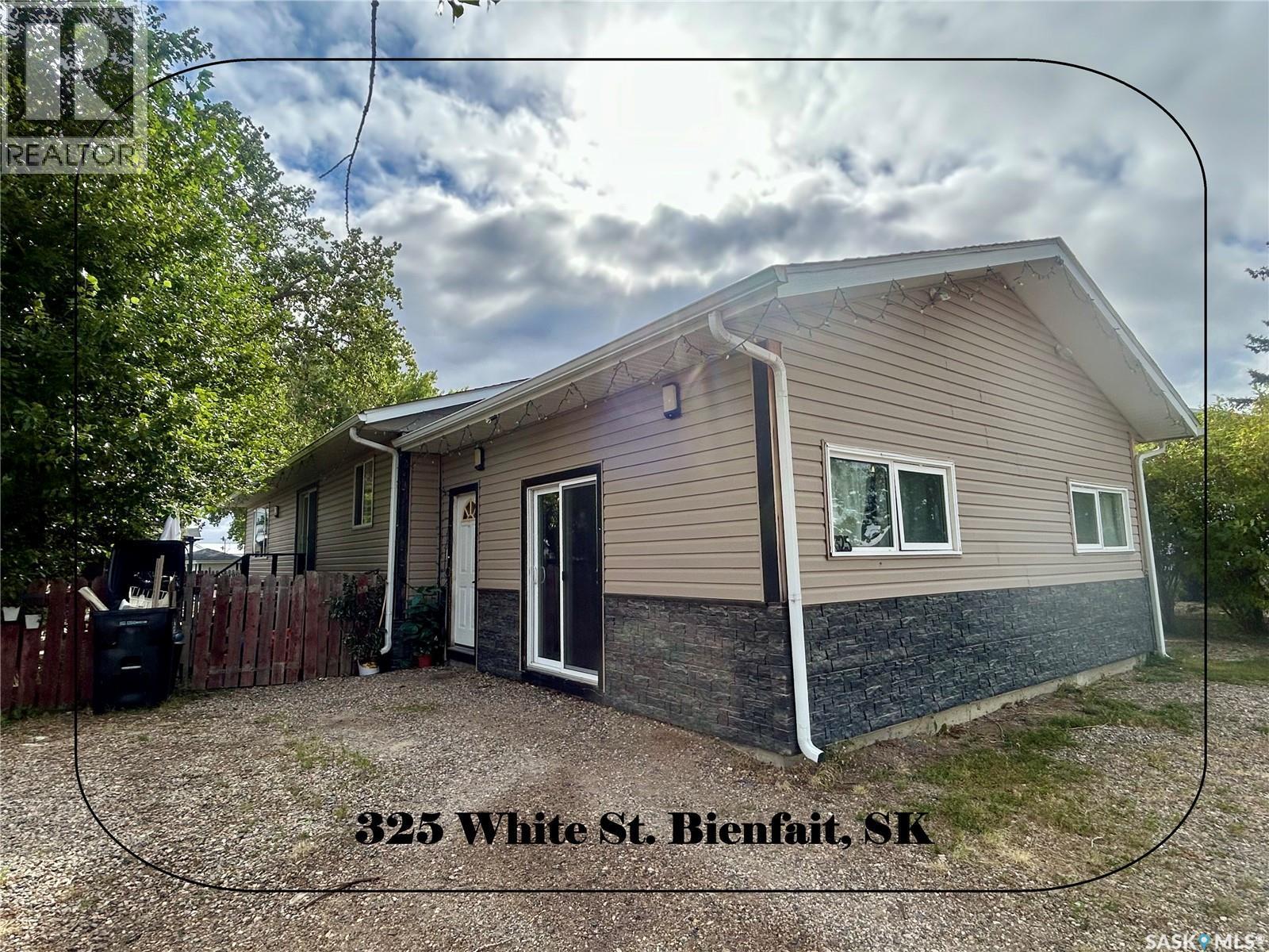 325 White Street, Bienfait, SK - Outdoor With Exterior