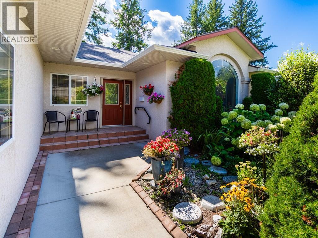 2600 Fairway Place, Blind Bay, BC - Outdoor With Deck Patio Veranda