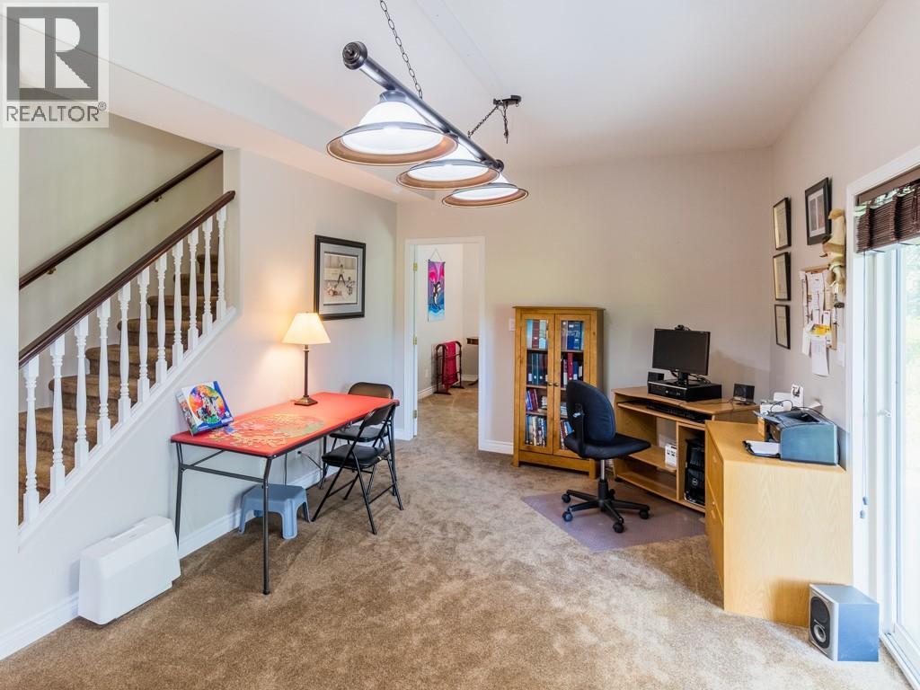 2600 Fairway Place, Blind Bay, BC - Indoor Photo Showing Office