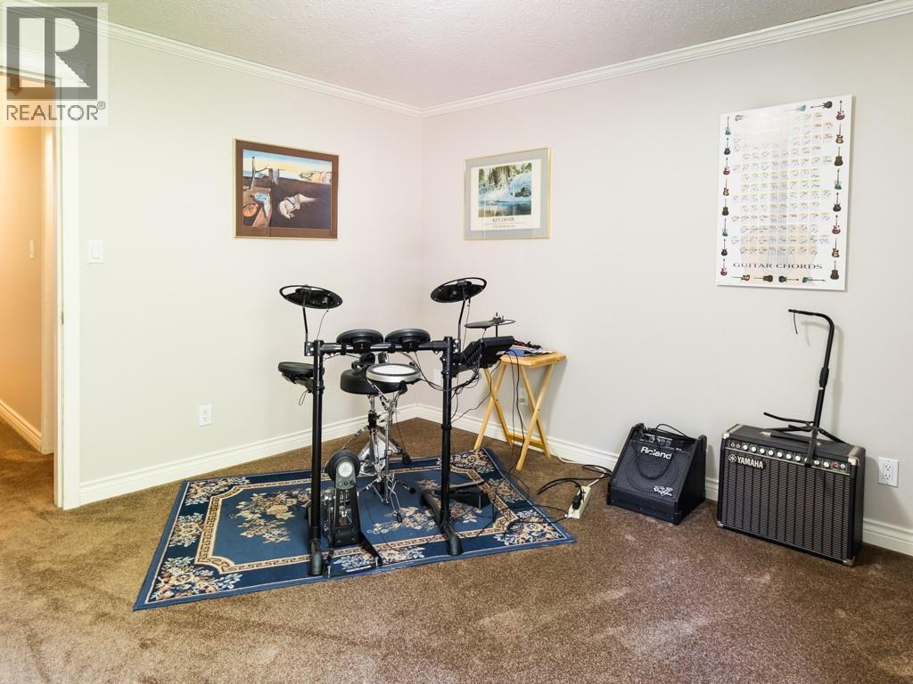 2600 Fairway Place, Blind Bay, BC - Indoor Photo Showing Gym Room