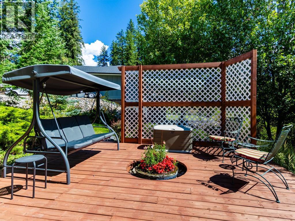 2600 Fairway Place, Blind Bay, BC - Outdoor With Deck Patio Veranda With Exterior