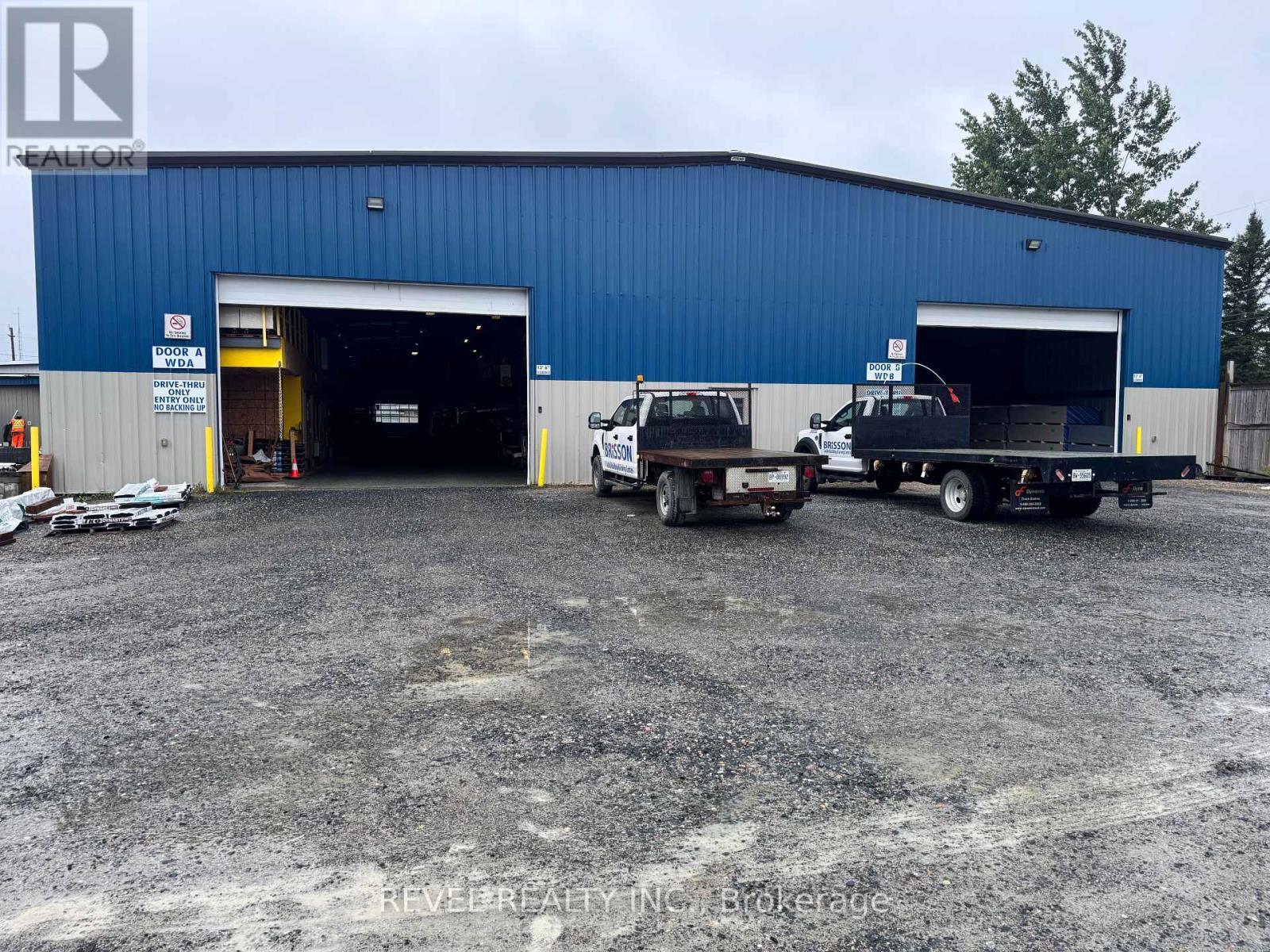 4 Bay Storage (drive thru) - 21 Fifth Street, Cochrane, ON
