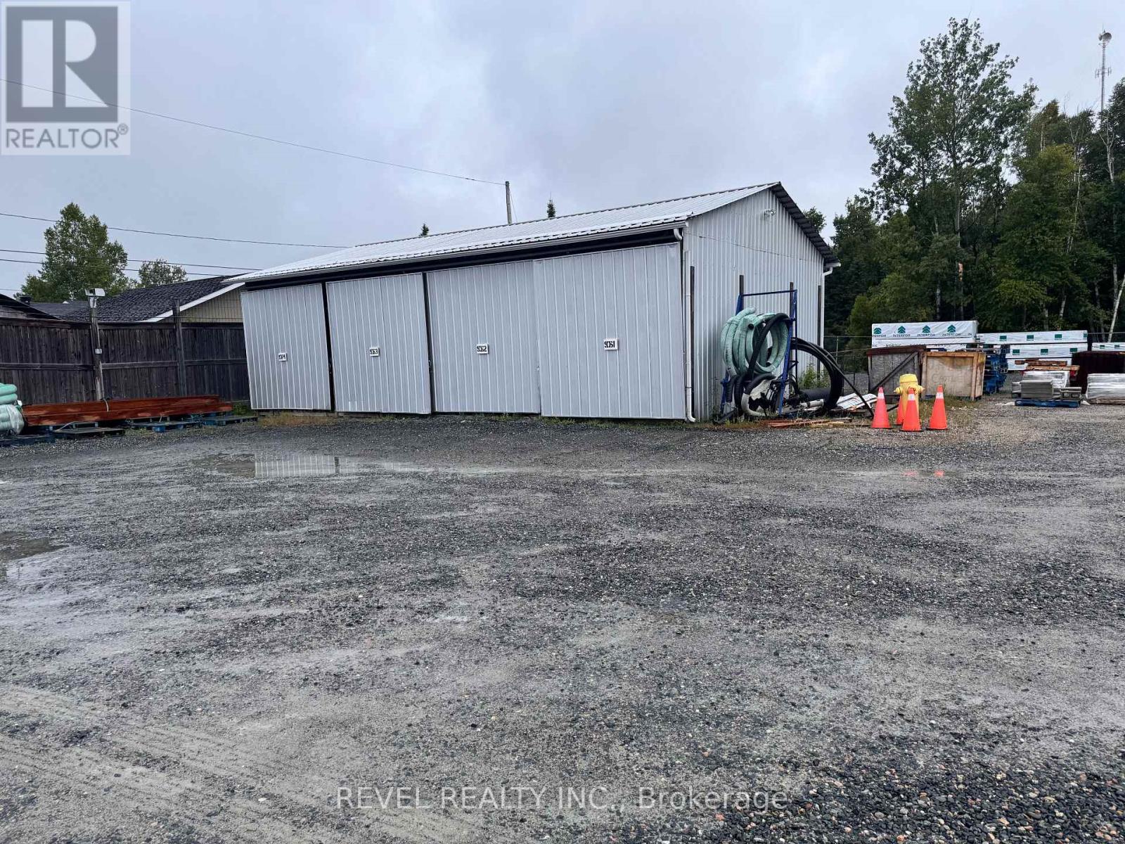 Storage (unheated) - 21 Fifth Street, Cochrane, ON