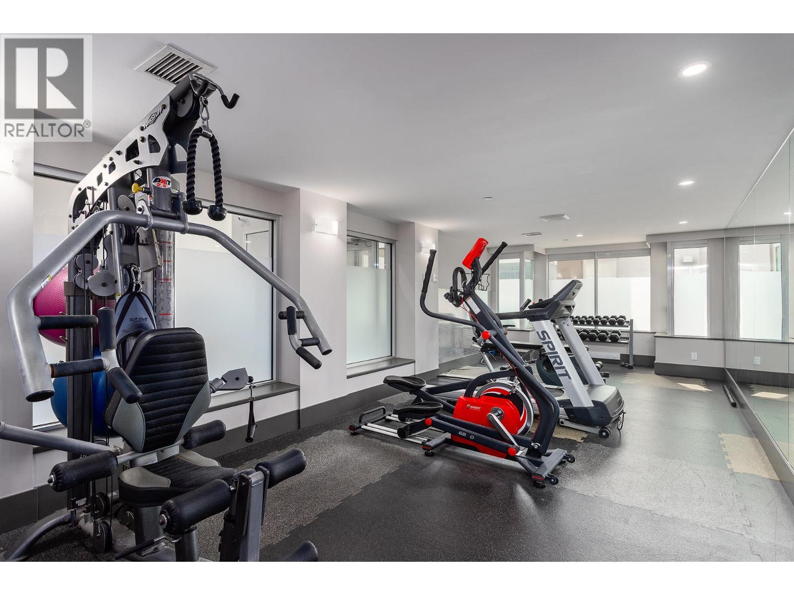 1152 Sunset Drive Unit# 1601, Kelowna, BC - Indoor Photo Showing Gym Room