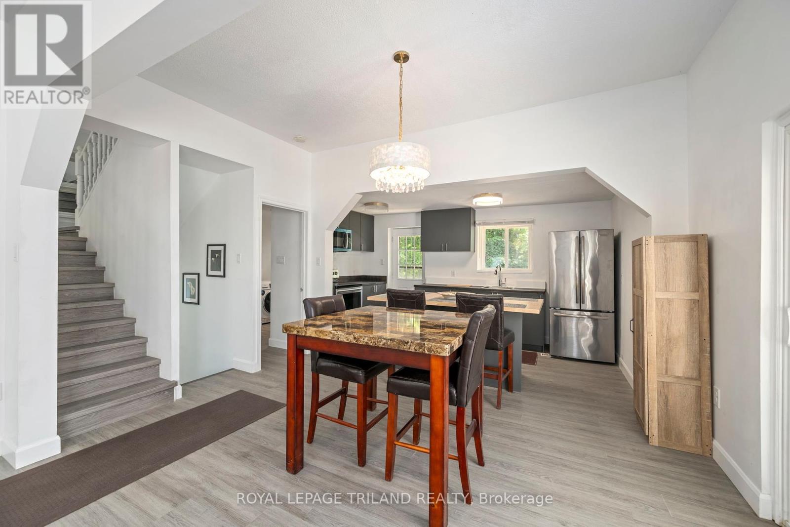 403 Tower Heights Drive, Central Elgin (Port Stanley), ON - Indoor Photo Showing Dining Room