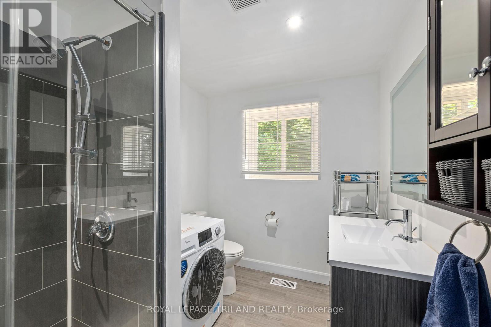 403 Tower Heights Drive, Central Elgin (Port Stanley), ON - Indoor Photo Showing Laundry Room