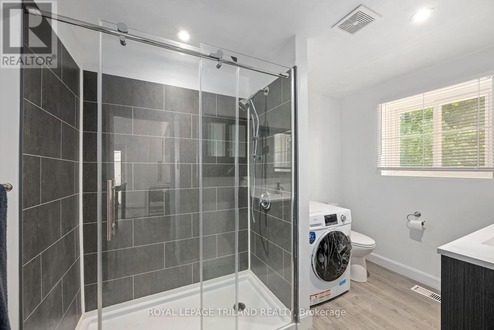 403 Tower Heights Drive, Central Elgin (Port Stanley), ON - Indoor Photo Showing Laundry Room