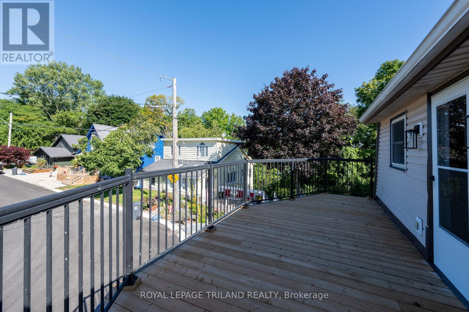 403 Tower Heights Drive, Central Elgin (Port Stanley), ON - Outdoor With Balcony With Exterior