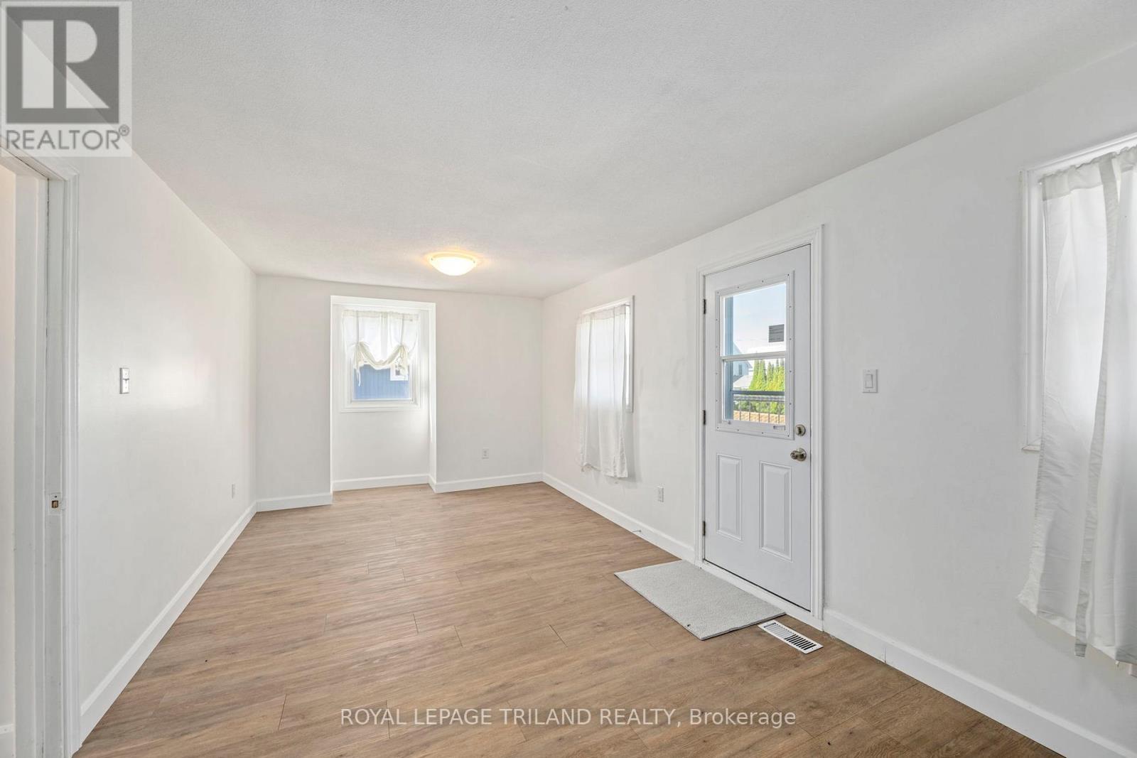 403 Tower Heights Drive, Central Elgin (Port Stanley), ON - Indoor Photo Showing Other Room