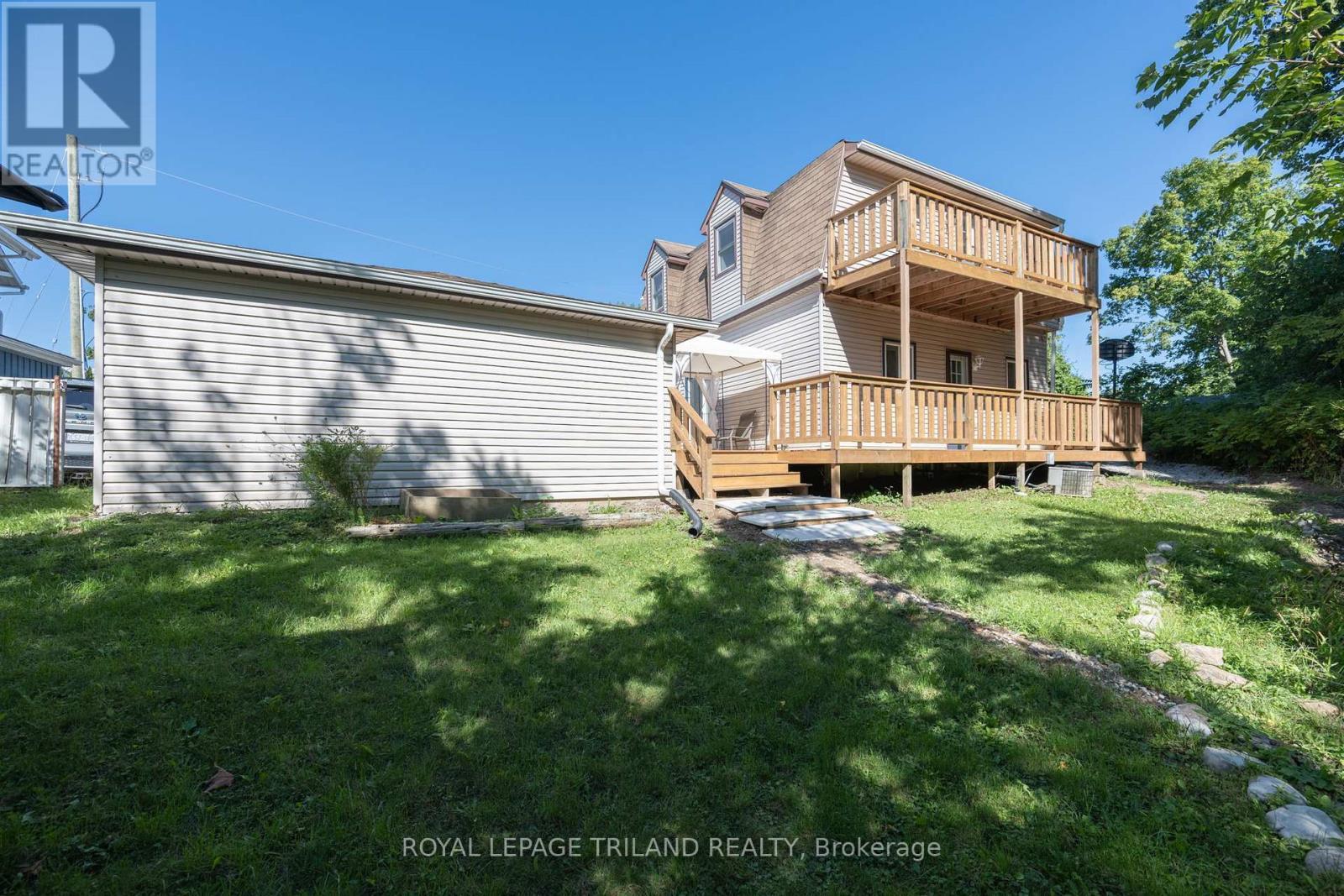 403 Tower Heights Drive, Central Elgin (Port Stanley), ON - Outdoor With Exterior