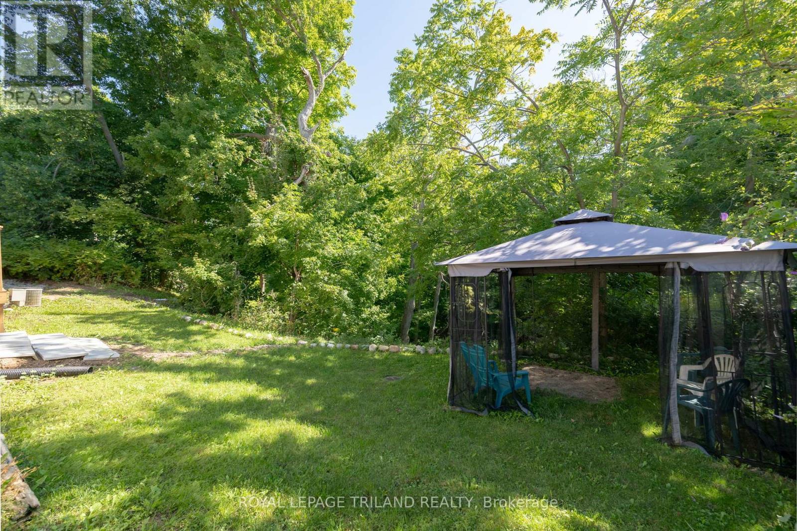 403 Tower Heights Drive, Central Elgin (Port Stanley), ON - Outdoor With Backyard