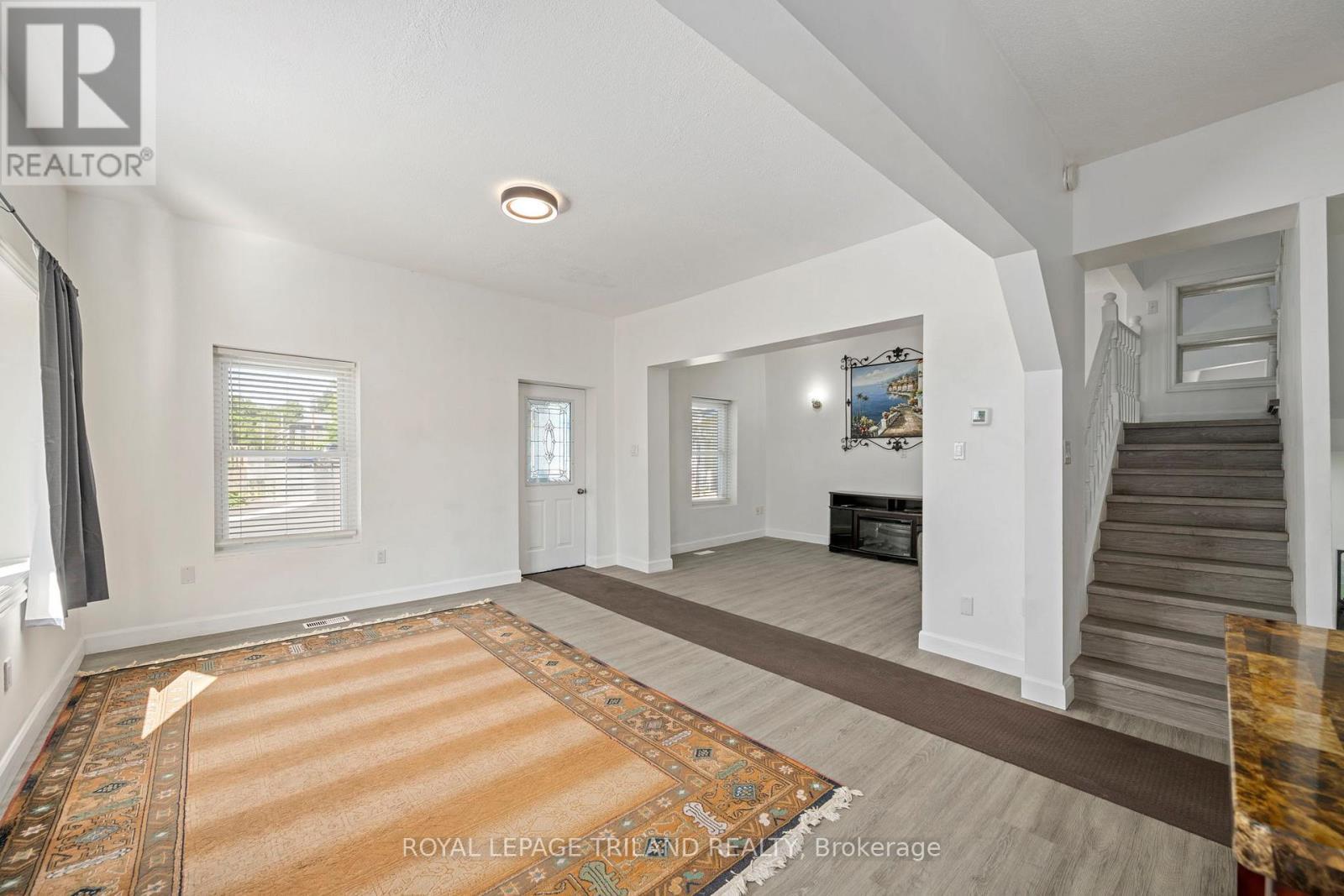 403 Tower Heights Drive, Central Elgin (Port Stanley), ON - Indoor Photo Showing Other Room