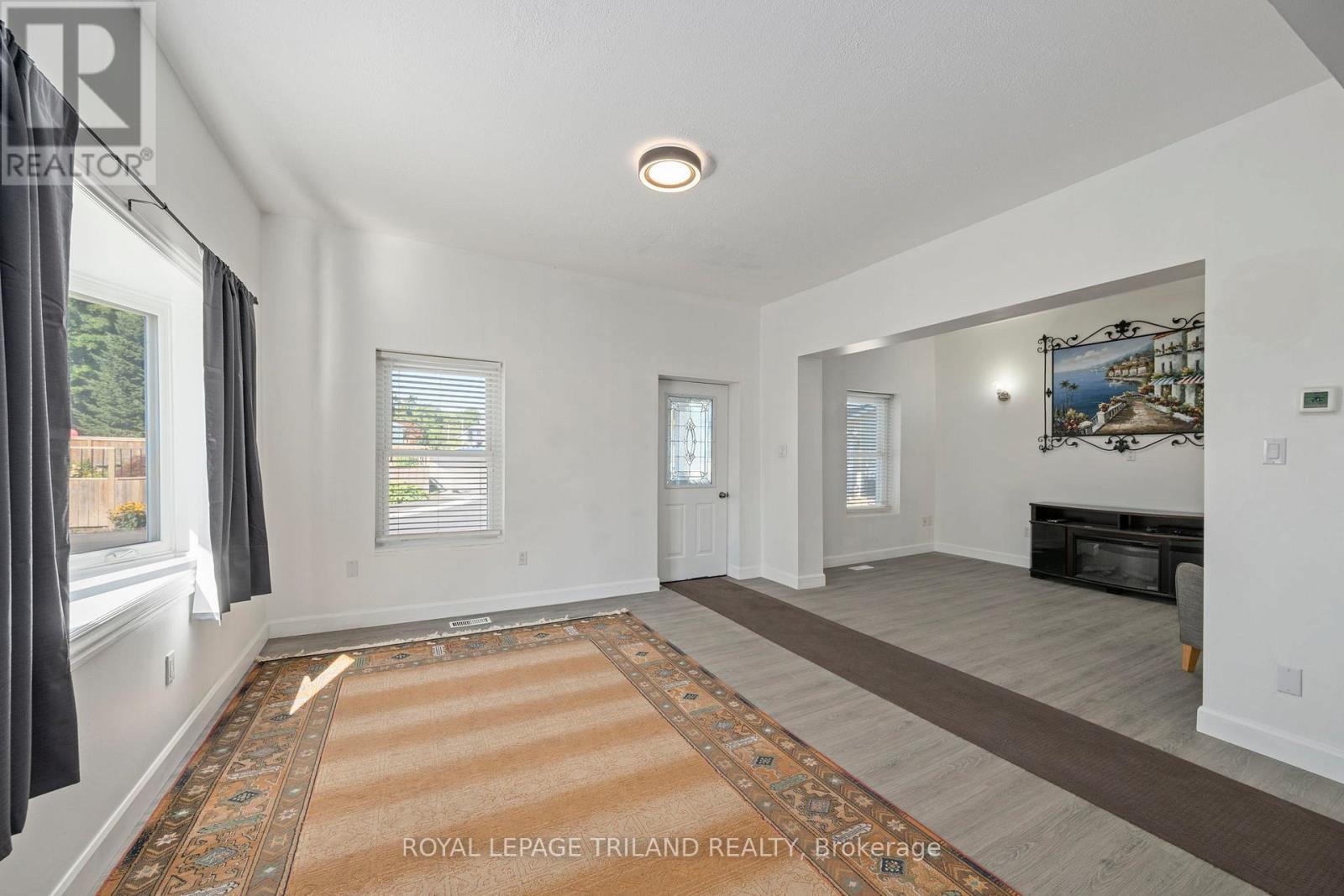 403 Tower Heights Drive, Central Elgin (Port Stanley), ON - Indoor Photo Showing Other Room