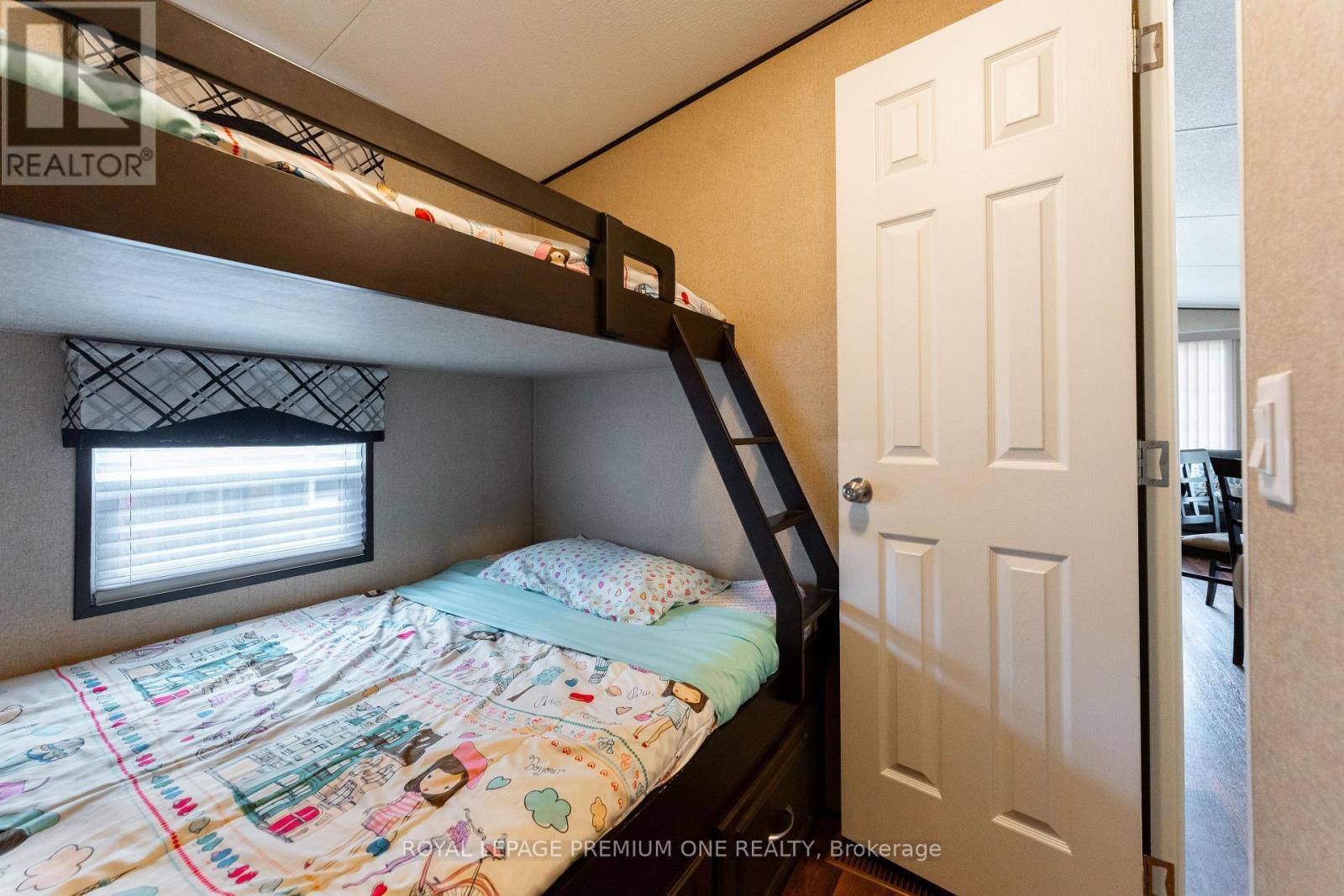 254 - 1501 Line 8 Road, Niagara-On-The-Lake, ON - Indoor Photo Showing Bedroom