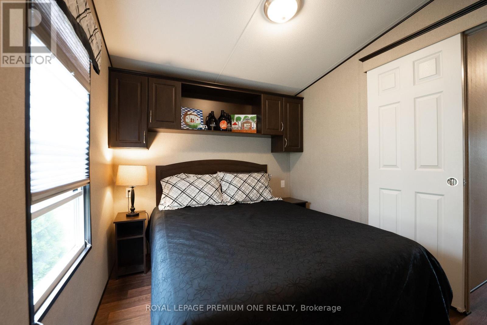 254 - 1501 Line 8 Road, Niagara-On-The-Lake, ON - Indoor Photo Showing Bedroom