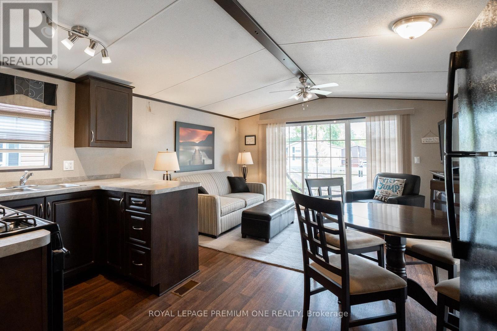 254 - 1501 Line 8 Road, Niagara-On-The-Lake, ON - Indoor