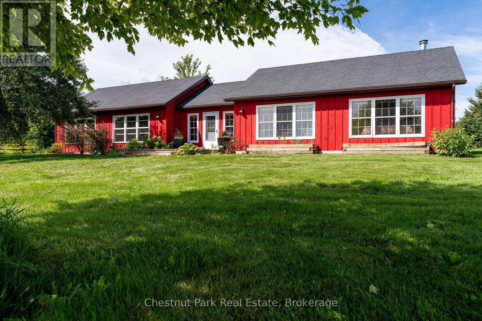 2826 Concession 8 S Nottawasaga, Clearview, ON - Outdoor With Facade