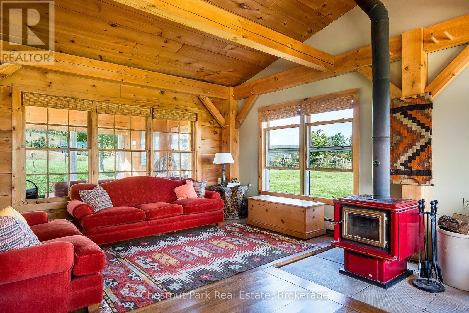 2826 Concession 8 S Nottawasaga, Clearview, ON - Indoor Photo Showing Living Room