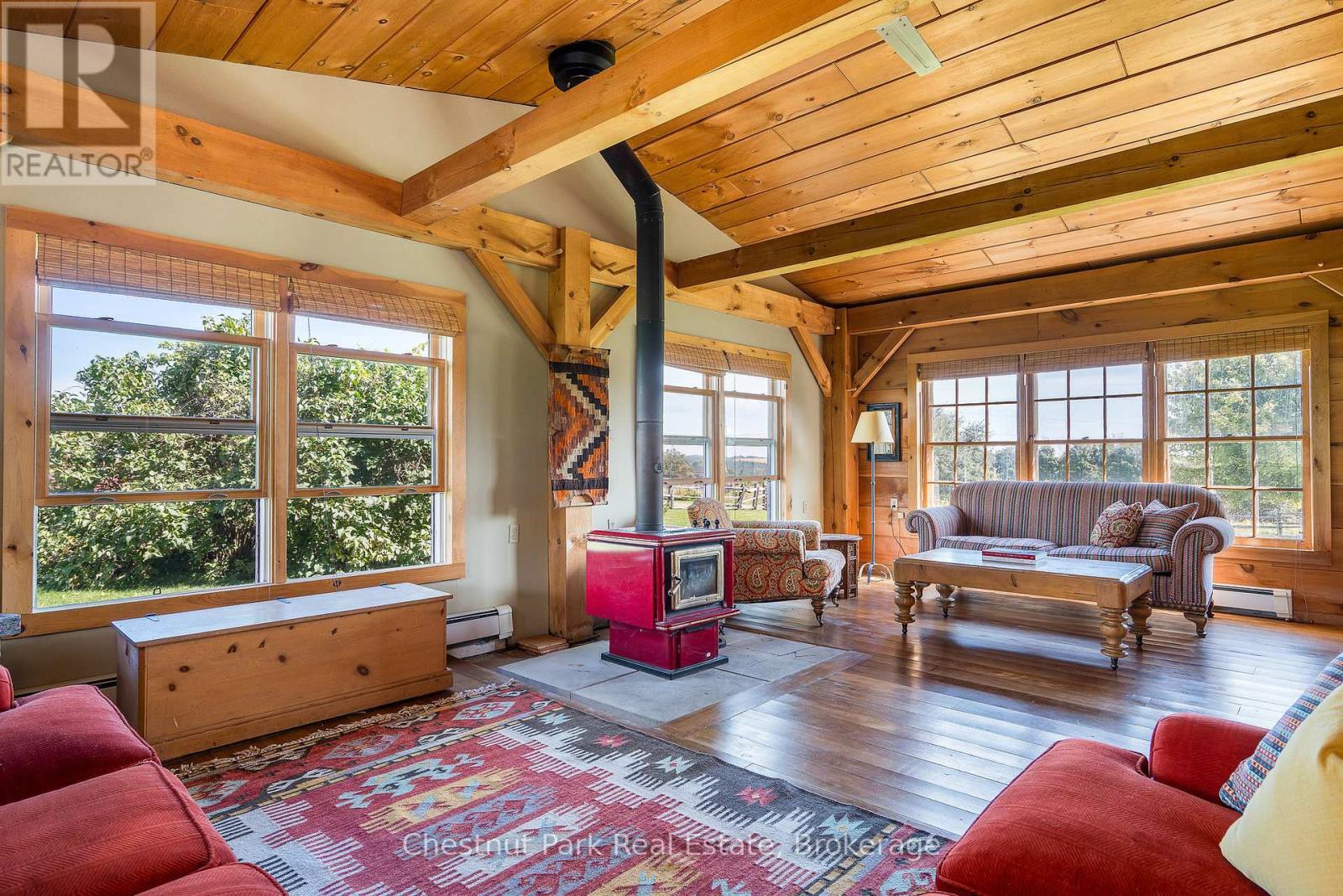 2826 Concession 8 S Nottawasaga, Clearview, ON - Indoor Photo Showing Living Room