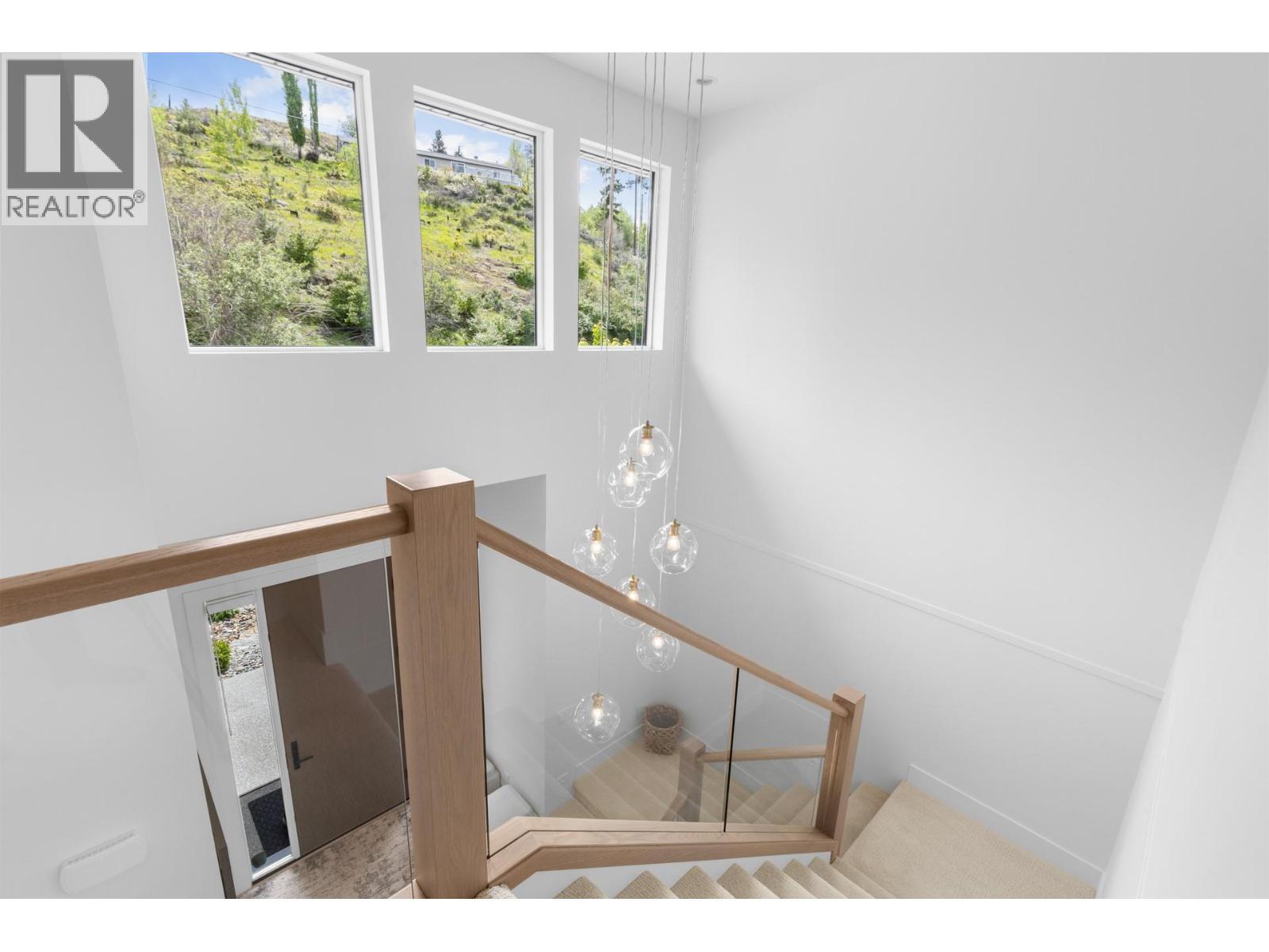 470 Hawk'S Perch Lane, Kelowna, BC - Indoor Photo Showing Other Room