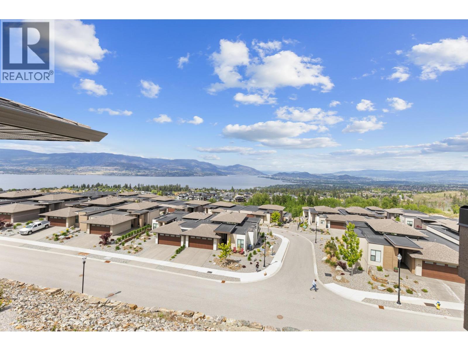 470 Hawk'S Perch Lane, Kelowna, BC - Outdoor With View