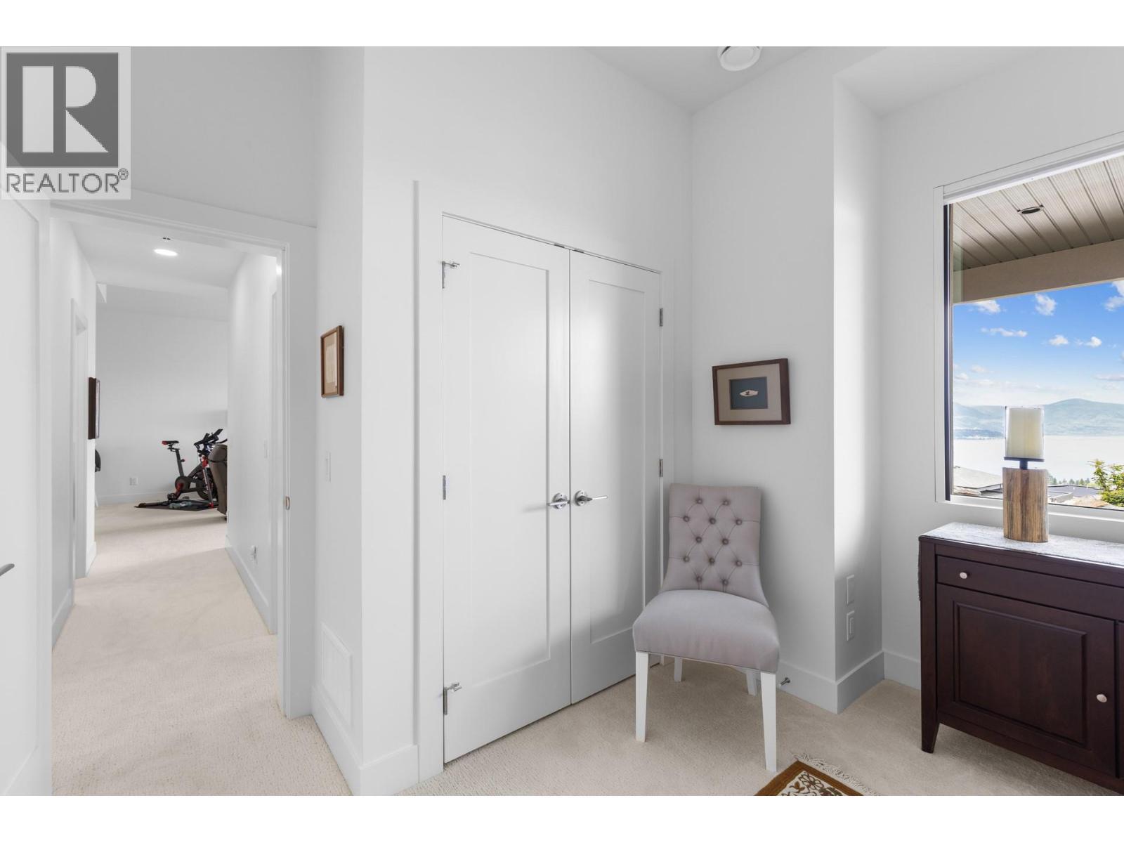 470 Hawk'S Perch Lane, Kelowna, BC - Indoor