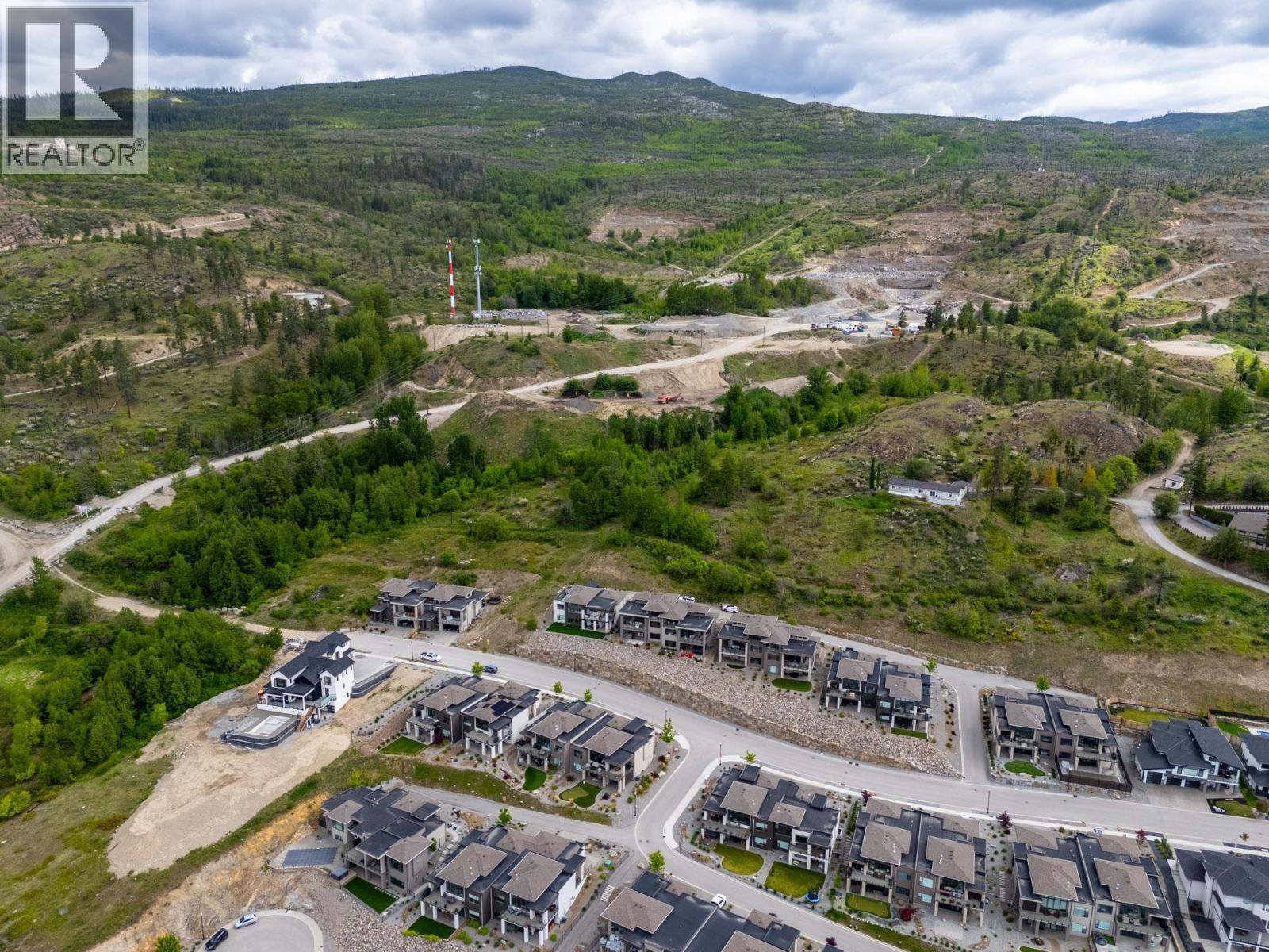 470 Hawk'S Perch Lane, Kelowna, BC - Outdoor With View