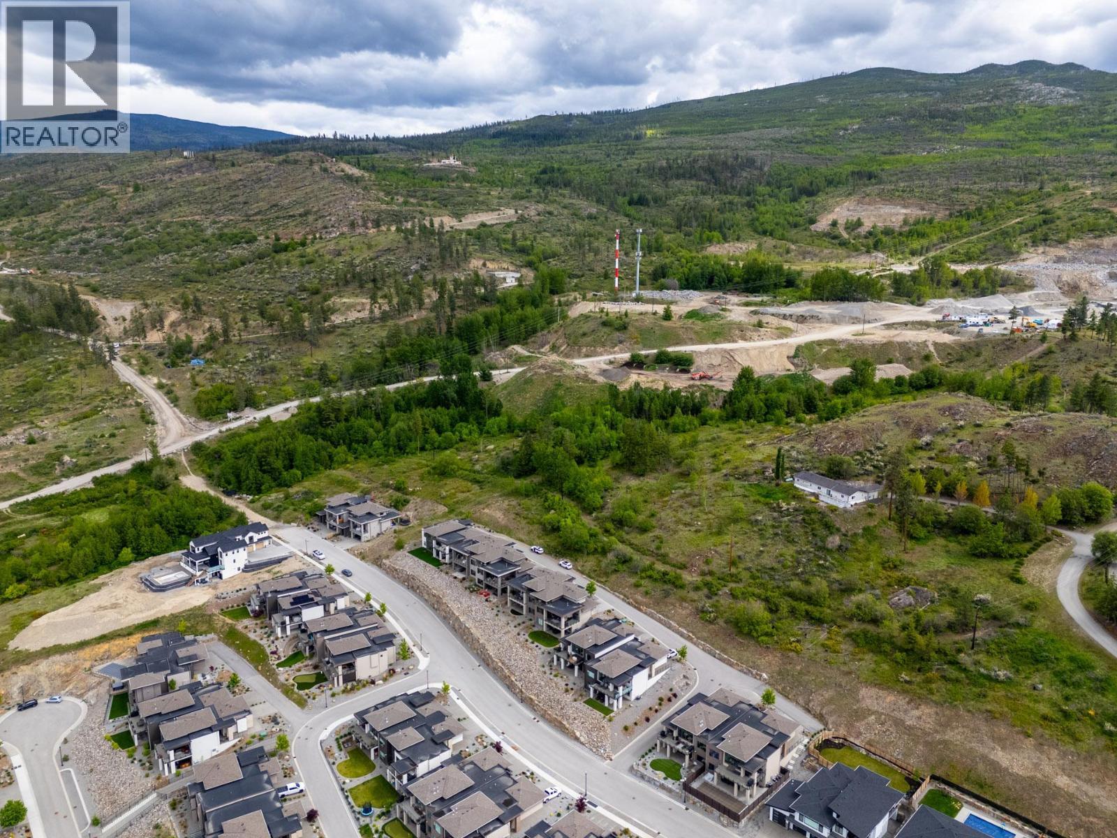 470 Hawk'S Perch Lane, Kelowna, BC - Outdoor With View