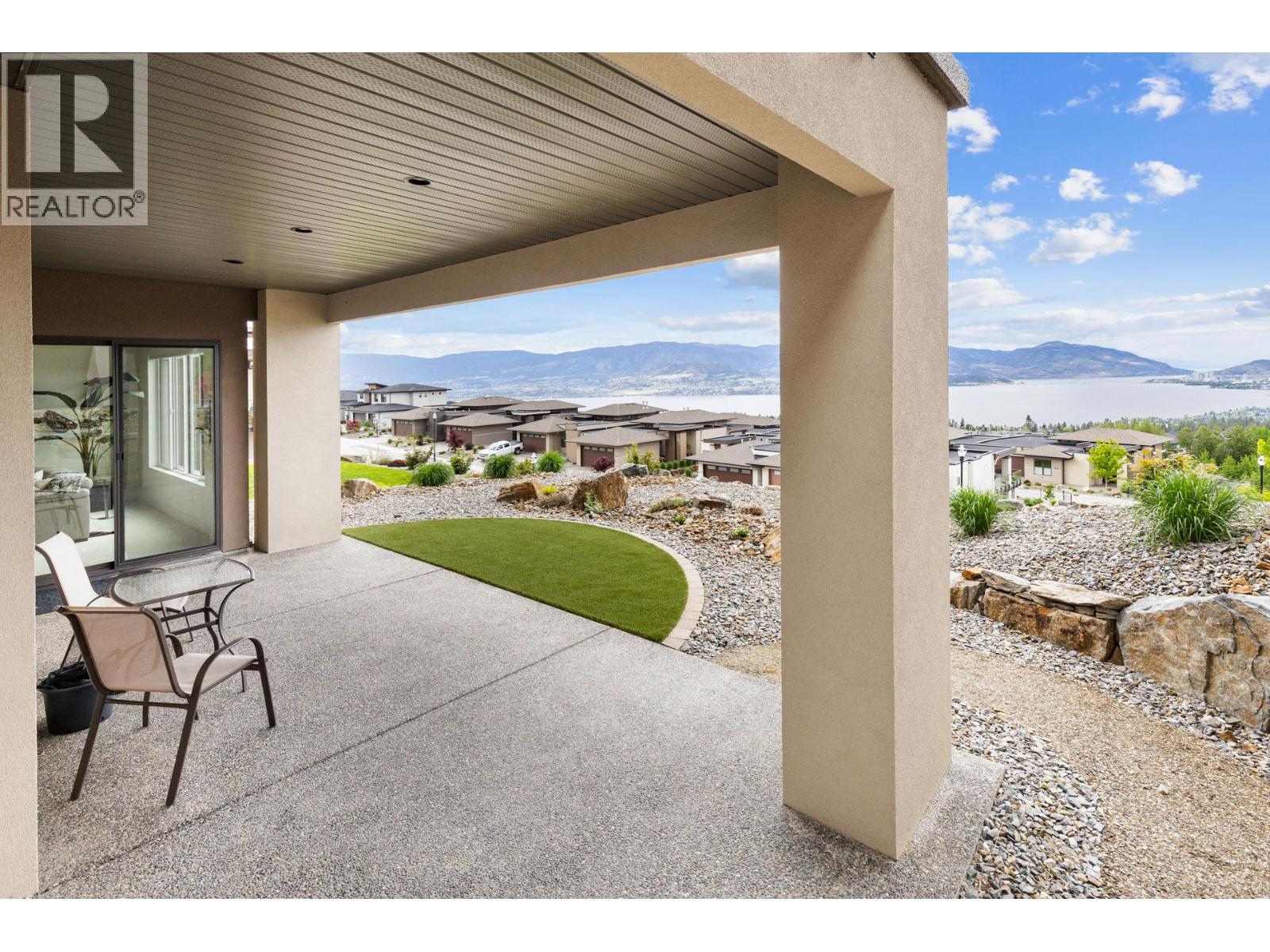 470 Hawk'S Perch Lane, Kelowna, BC - Outdoor